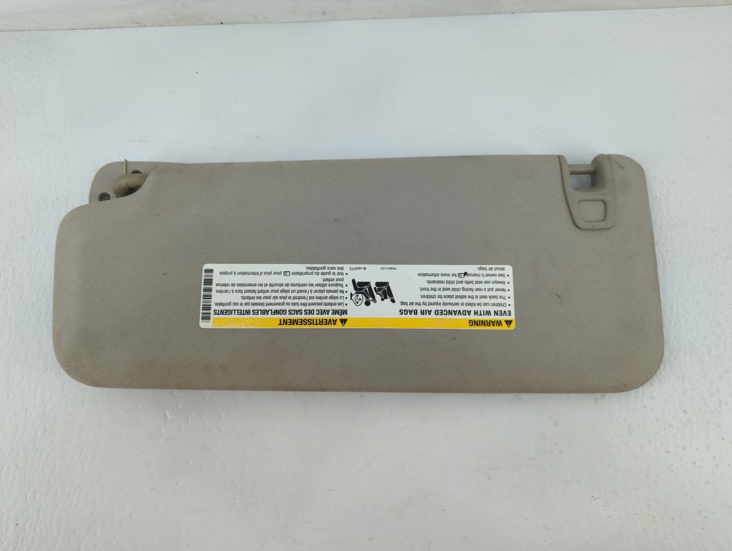 2007 Chevrolet Avalanche 1500 Sun Visor Shade Replacement Passenger Right Mirror Fits Fits 2008 2009 2010 2011 2012 2013 2014 OEM Used Auto Parts - Oemusedautoparts1.com