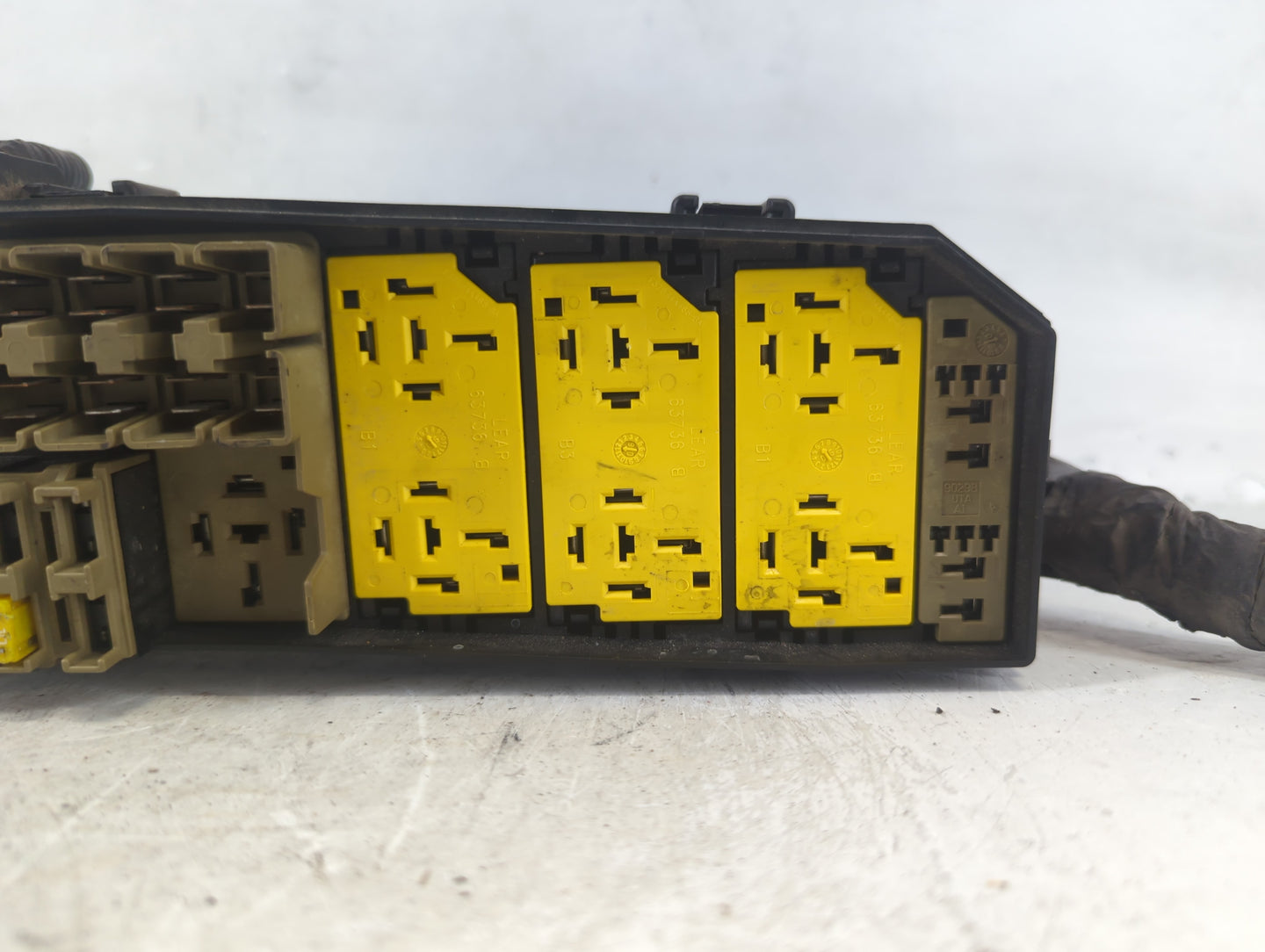 2005-2007 Mercury Mariner Fusebox Fuse Box Panel Relay Module Fits Fits 2005 2006 2007 OEM Used Auto Parts - Oemusedautoparts1.com