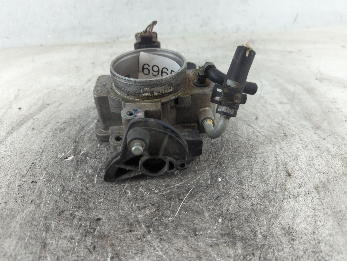 2005-2008 Mercury Mariner Throttle Body P/N:886611B F5RA 98989 Fits Fits 2005 2006 2007 2008 OEM Used Auto Parts - Oemusedautoparts1.com