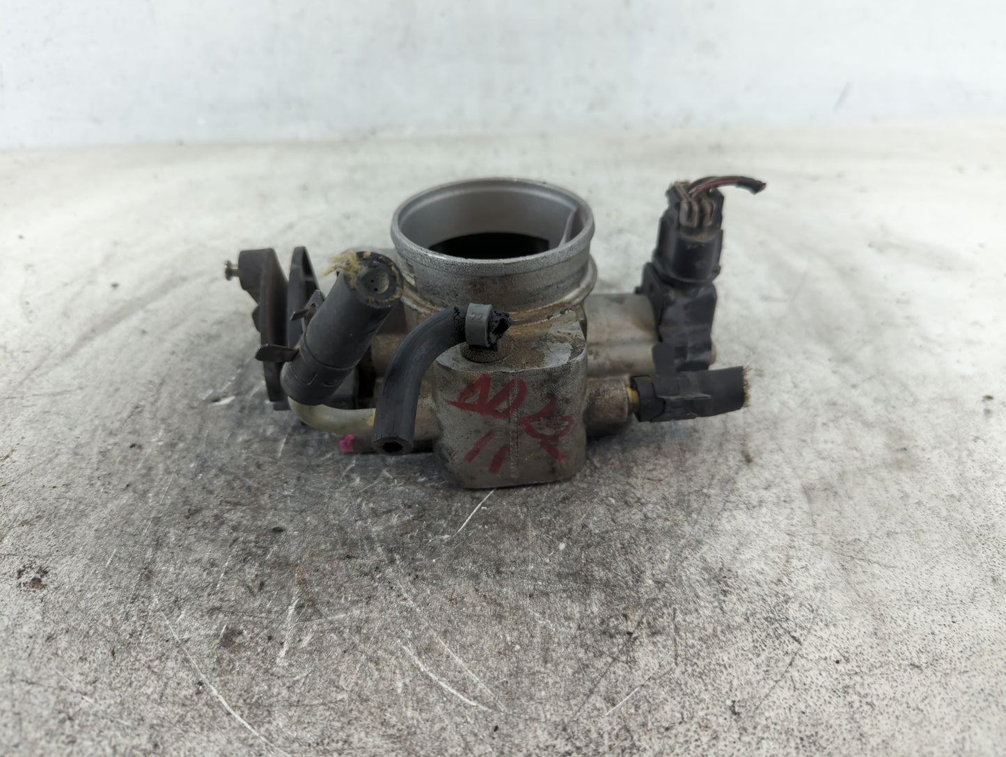 2005-2008 Mercury Mariner Throttle Body P/N:886611B F5RA 98989 Fits Fits 2005 2006 2007 2008 OEM Used Auto Parts - Oemusedautoparts1.com