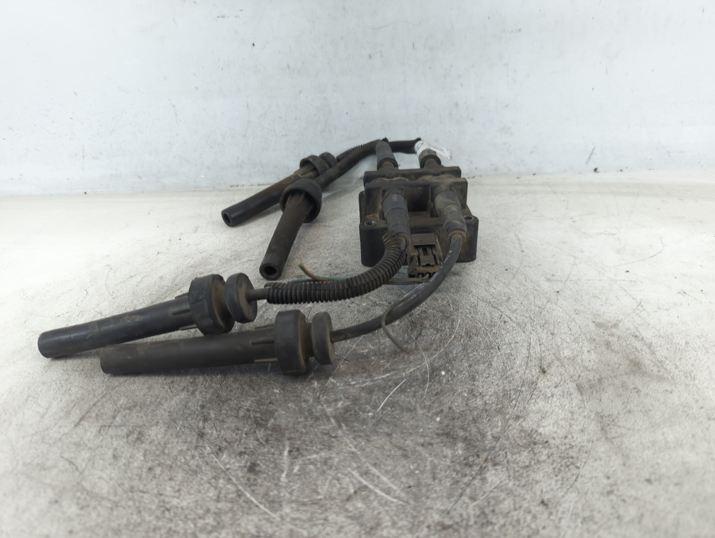 2004-2010 Chrysler Pt Cruiser Ignition Coil Igniter Pack - Oemusedautoparts1.com