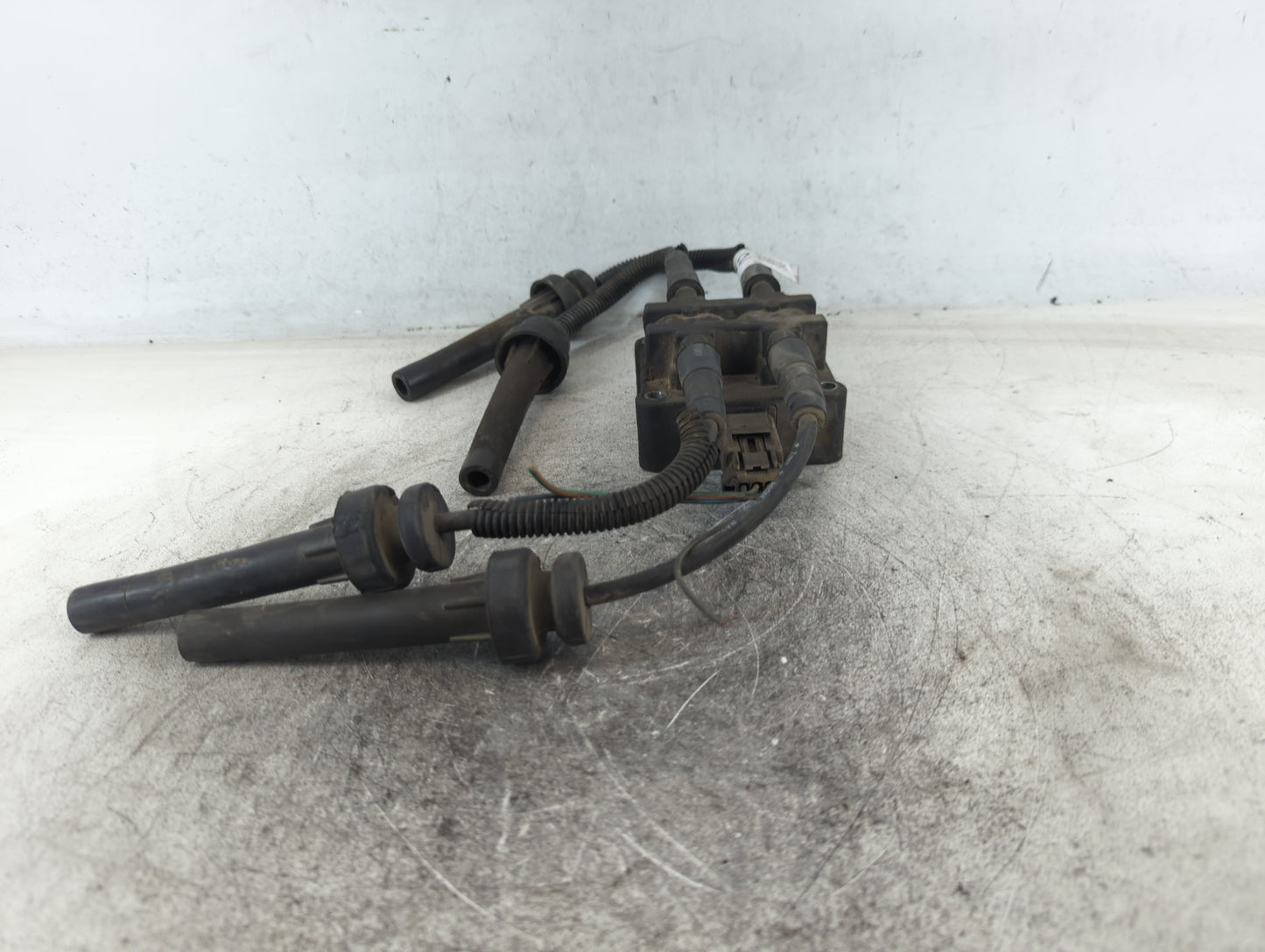 2004-2010 Chrysler Pt Cruiser Ignition Coil Igniter Pack - Oemusedautoparts1.com