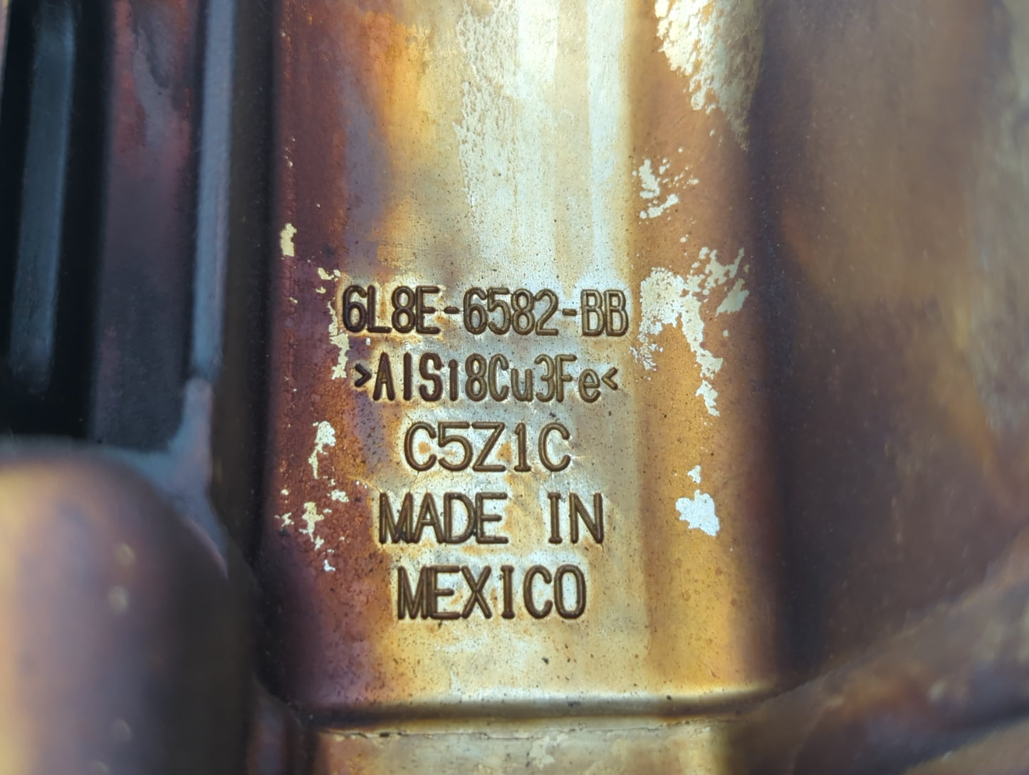 2008 Ford Escape Passenger Right Cylinder Head Valve Cover P/N:6L8E-6582-BB Fits OEM Used Auto Parts - Oemusedautoparts1.com