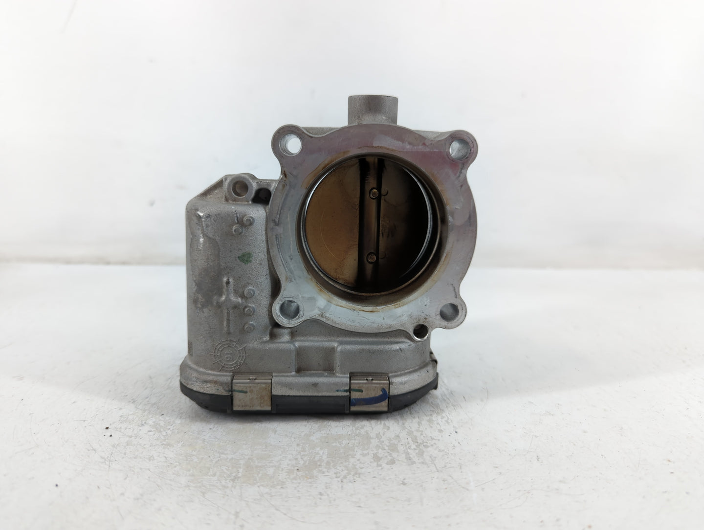 2014-2017 Volkswagen Beetle Throttle Body P/N:06K 133 062 AA Fits Fits 2014 2015 2016 2017 OEM Used Auto Parts - Oemusedautoparts1.com