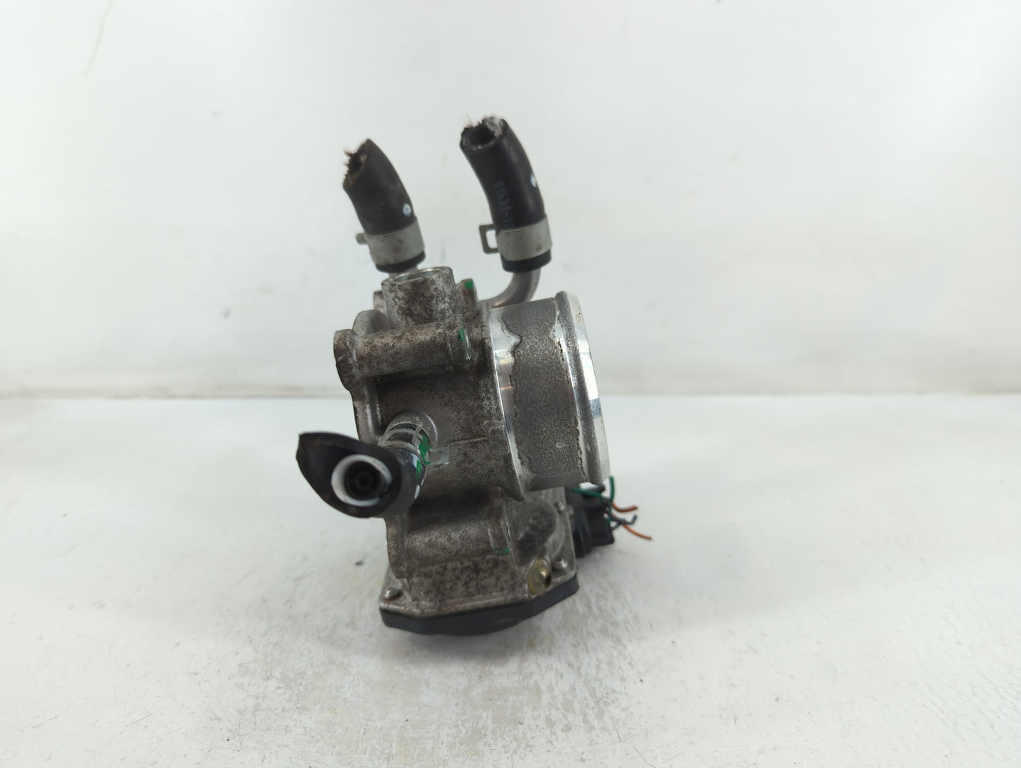 2017-2022 Kia Forte Throttle Body P/N:35100-2B340 Fits Fits 2015 2016 2017 2018 2019 2020 2021 2022 OEM Used Auto Parts - Oemusedautoparts1.com