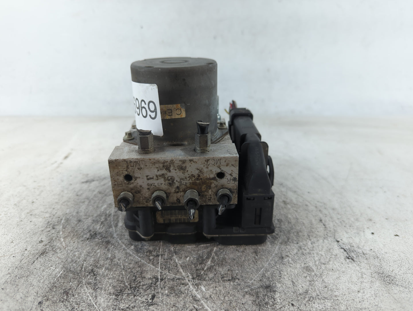 2007-2009 Mazda Cx-7 ABS Pump Control Module Replacement P/N:0 265 234 476 Fits Fits 2007 2008 2009 OEM Used Auto Parts - Oemusedautoparts1.com