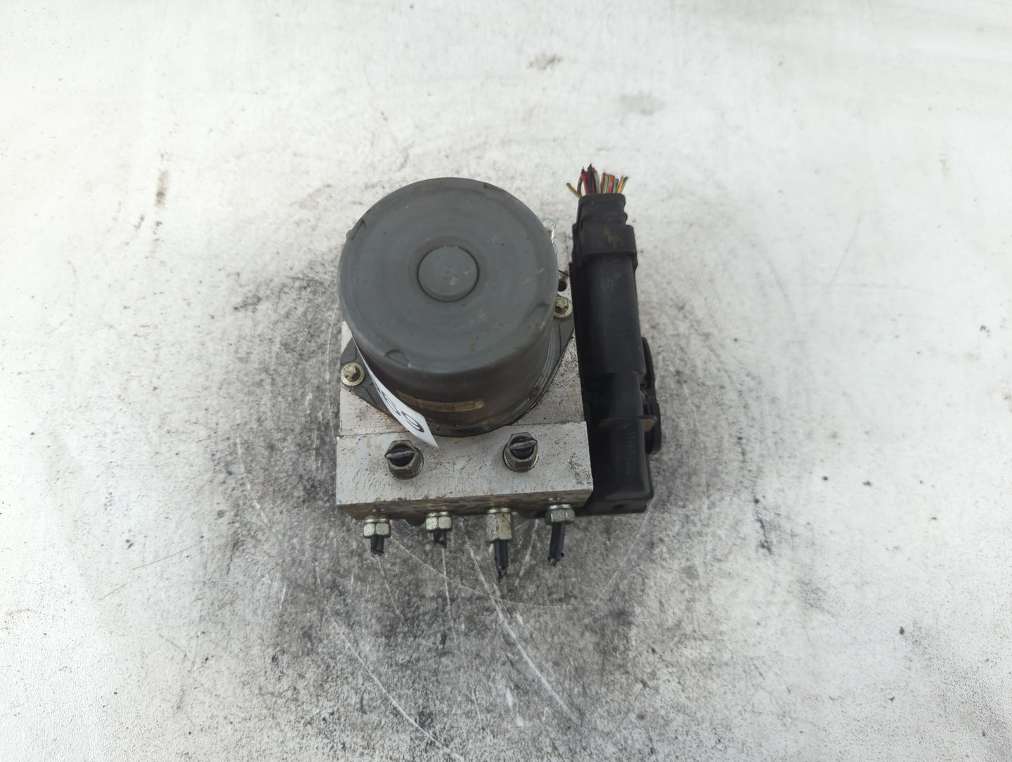 2007-2009 Mazda Cx-7 ABS Pump Control Module Replacement P/N:0 265 234 476 Fits Fits 2007 2008 2009 OEM Used Auto Parts - Oemusedautoparts1.com