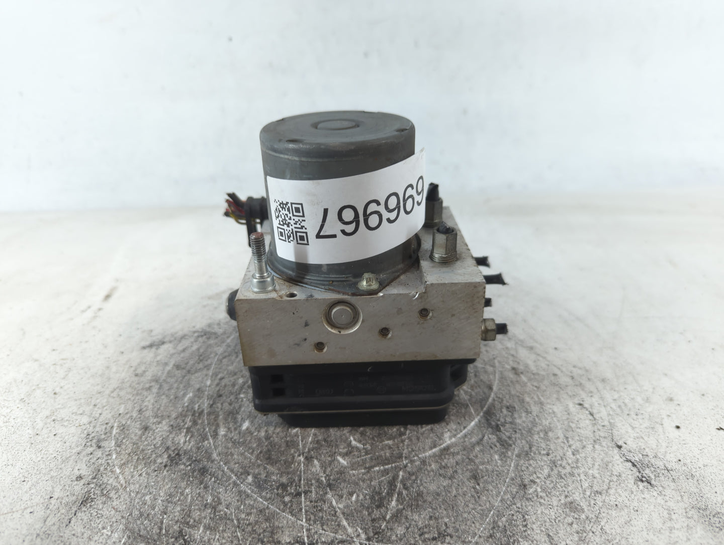 2007-2009 Mazda Cx-7 ABS Pump Control Module Replacement P/N:0 265 234 476 Fits Fits 2007 2008 2009 OEM Used Auto Parts - Oemusedautoparts1.com