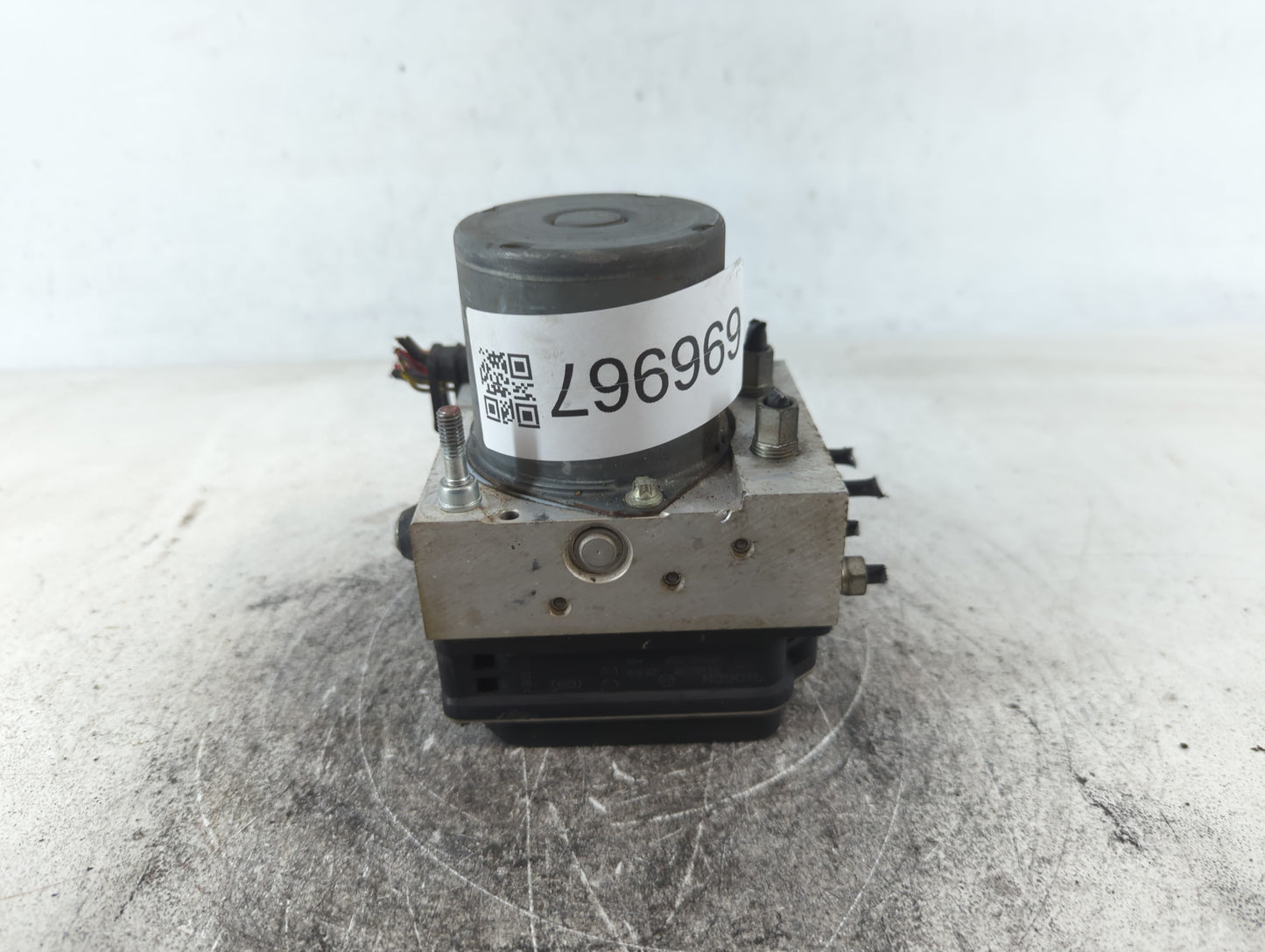 2007-2009 Mazda Cx-7 ABS Pump Control Module Replacement P/N:0 265 234 476 Fits Fits 2007 2008 2009 OEM Used Auto Parts - Oemusedautoparts1.com