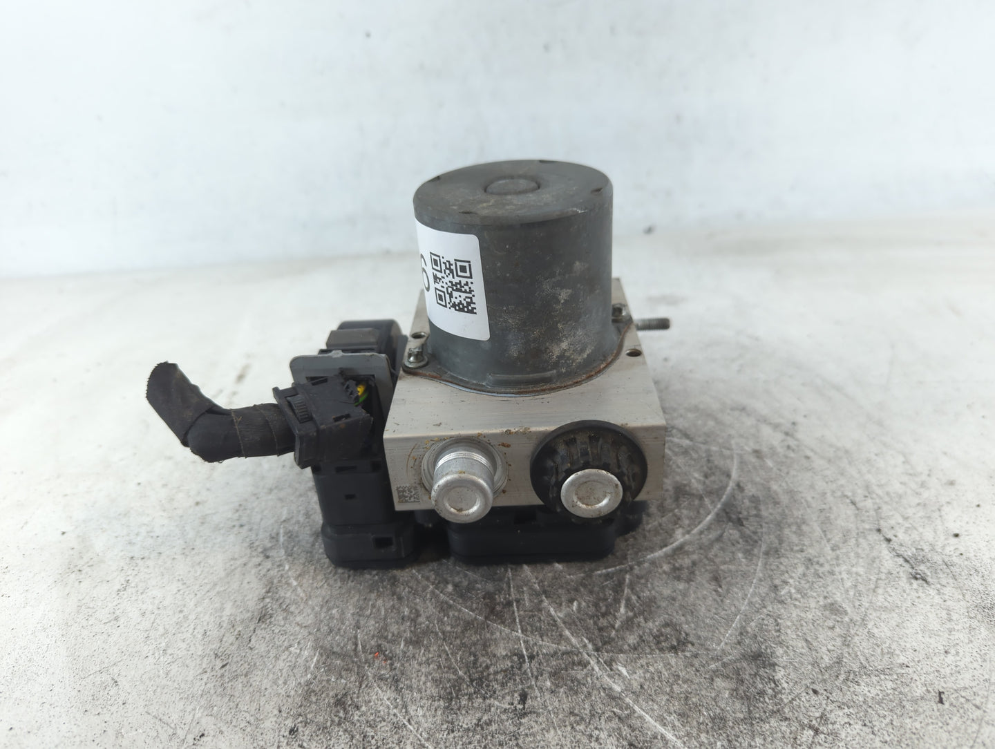 2018-2021 Ford Expedition ABS Pump Control Module Replacement P/N:2B373-AA Fits Fits 2018 2019 2020 2021 OEM Used Auto Parts - Oemusedautoparts1.com