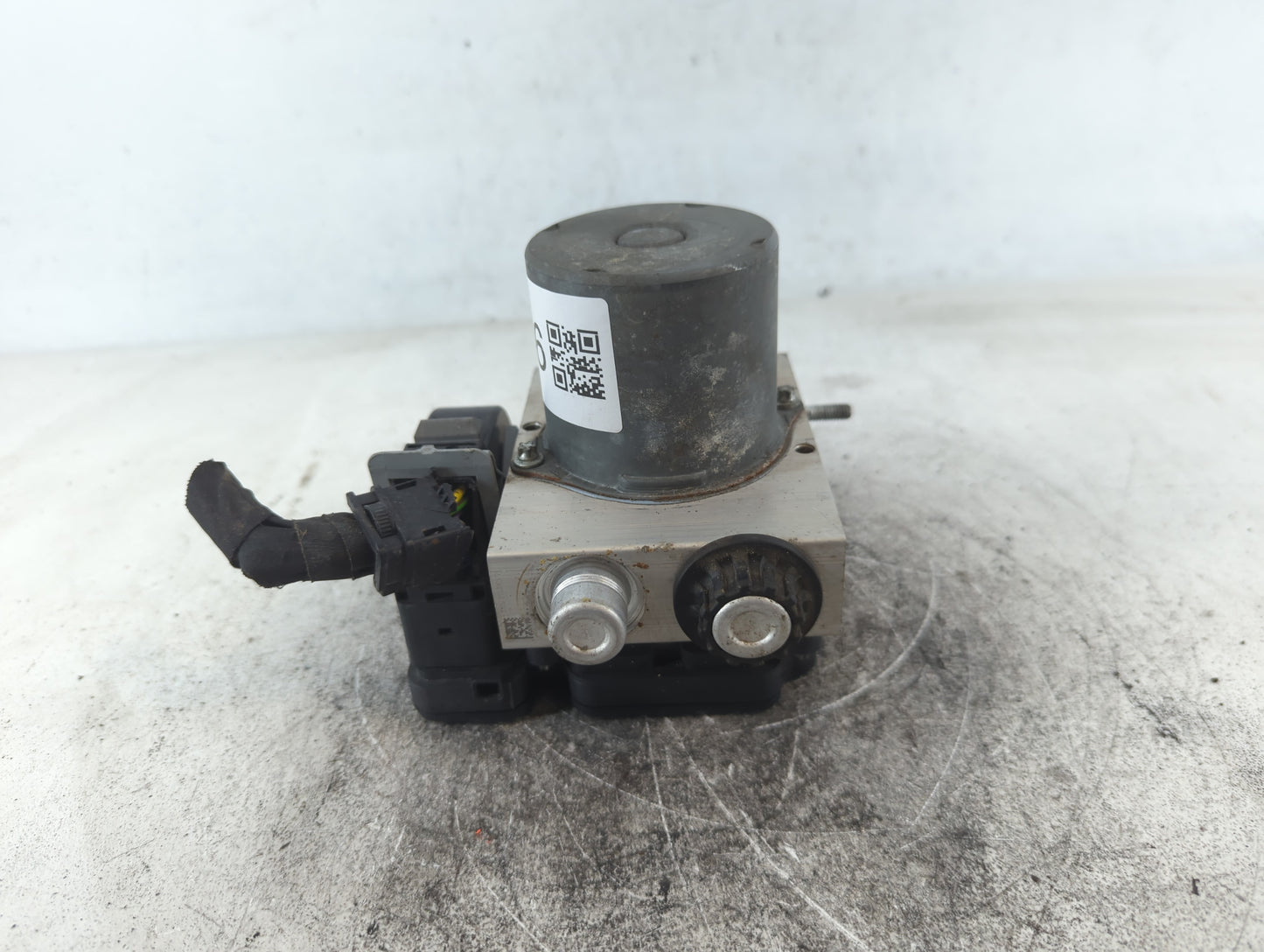 2018-2021 Ford Expedition ABS Pump Control Module Replacement P/N:2B373-AA Fits Fits 2018 2019 2020 2021 OEM Used Auto Parts - Oemusedautoparts1.com