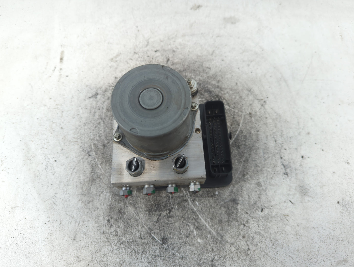 2017 Jaguar F-Pace ABS Pump Control Module Replacement P/N:HX73-14F447-AF Fits OEM Used Auto Parts - Oemusedautoparts1.com