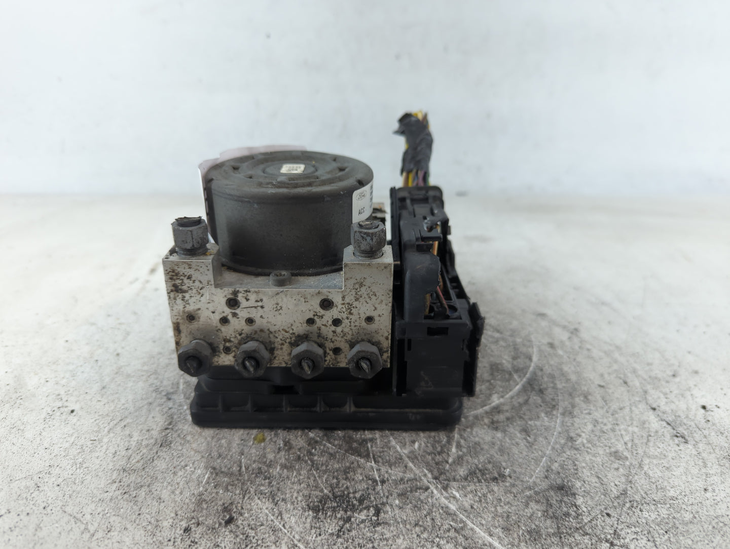 2014-2016 Ford Fusion ABS Pump Control Module Replacement P/N:DG9C-2C405-DF Fits Fits 2014 2015 2016 OEM Used Auto Parts - Oemusedautoparts1.com