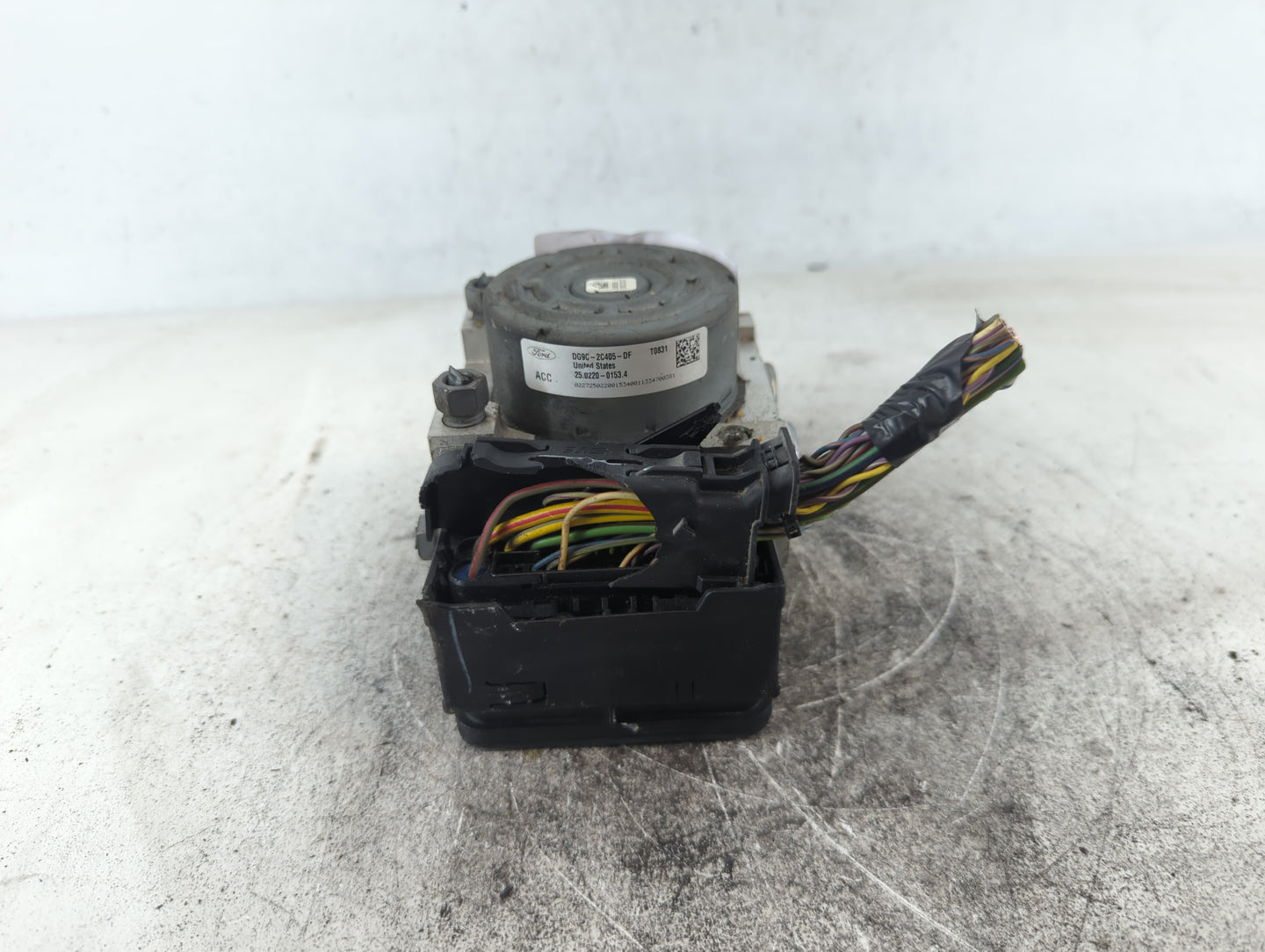 2014-2016 Ford Fusion ABS Pump Control Module Replacement P/N:DG9C-2C405-DF Fits Fits 2014 2015 2016 OEM Used Auto Parts - Oemusedautoparts1.com