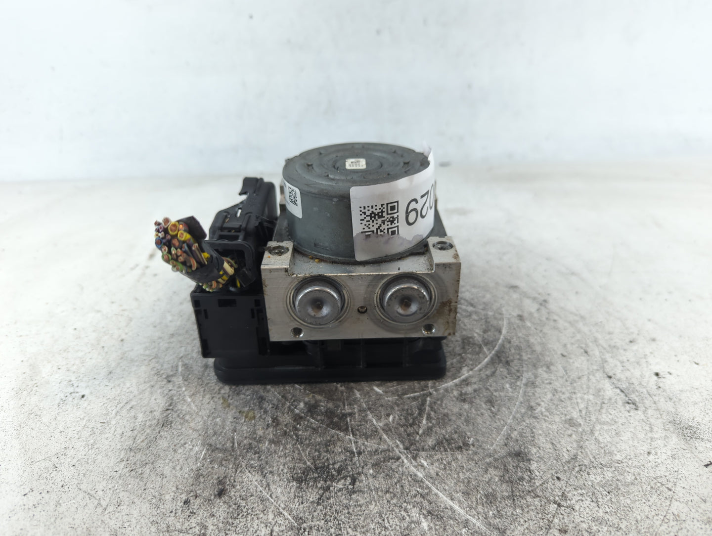 2014-2016 Ford Fusion ABS Pump Control Module Replacement P/N:DG9C-2C405-DF Fits Fits 2014 2015 2016 OEM Used Auto Parts - Oemusedautoparts1.com