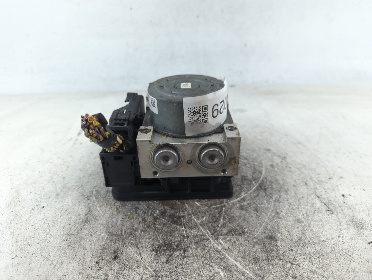 2014-2016 Ford Fusion ABS Pump Control Module Replacement P/N:DG9C-2C405-DF Fits Fits 2014 2015 2016 OEM Used Auto Parts - Oemusedautoparts1.com