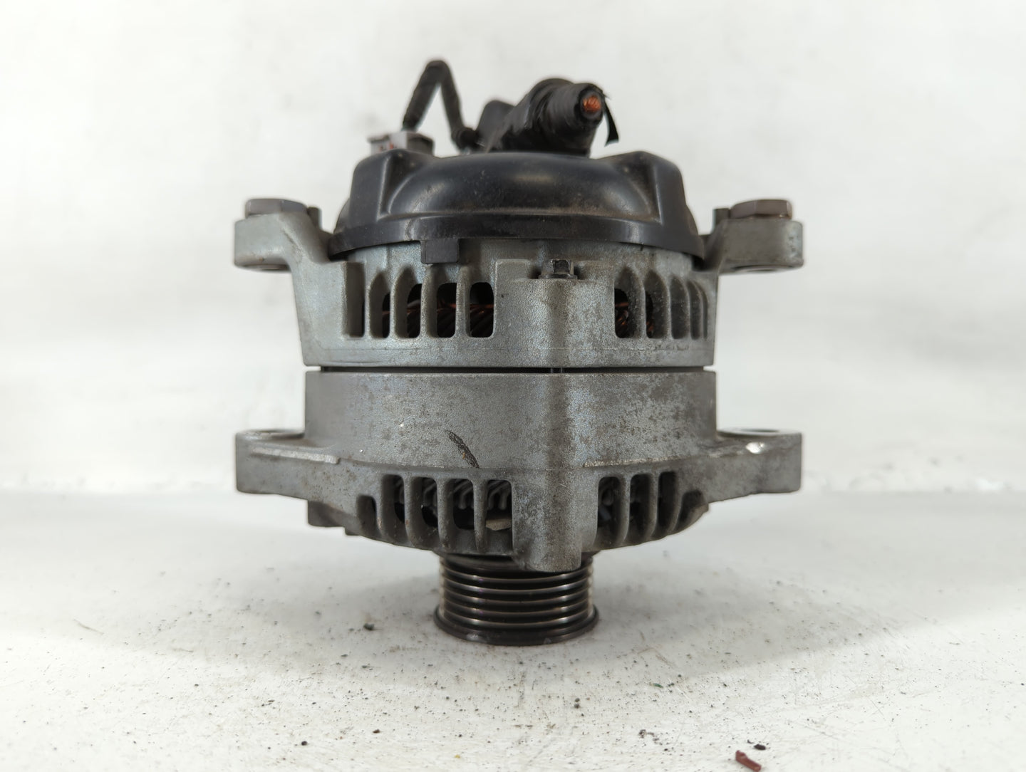 2019-2020 Hyundai Santa Fe Alternator Replacement Generator Charging Assembly Engine OEM P/N:00-2G061 TM104211-8790 Fits OEM Used Auto Parts - Oemusedautoparts1.com