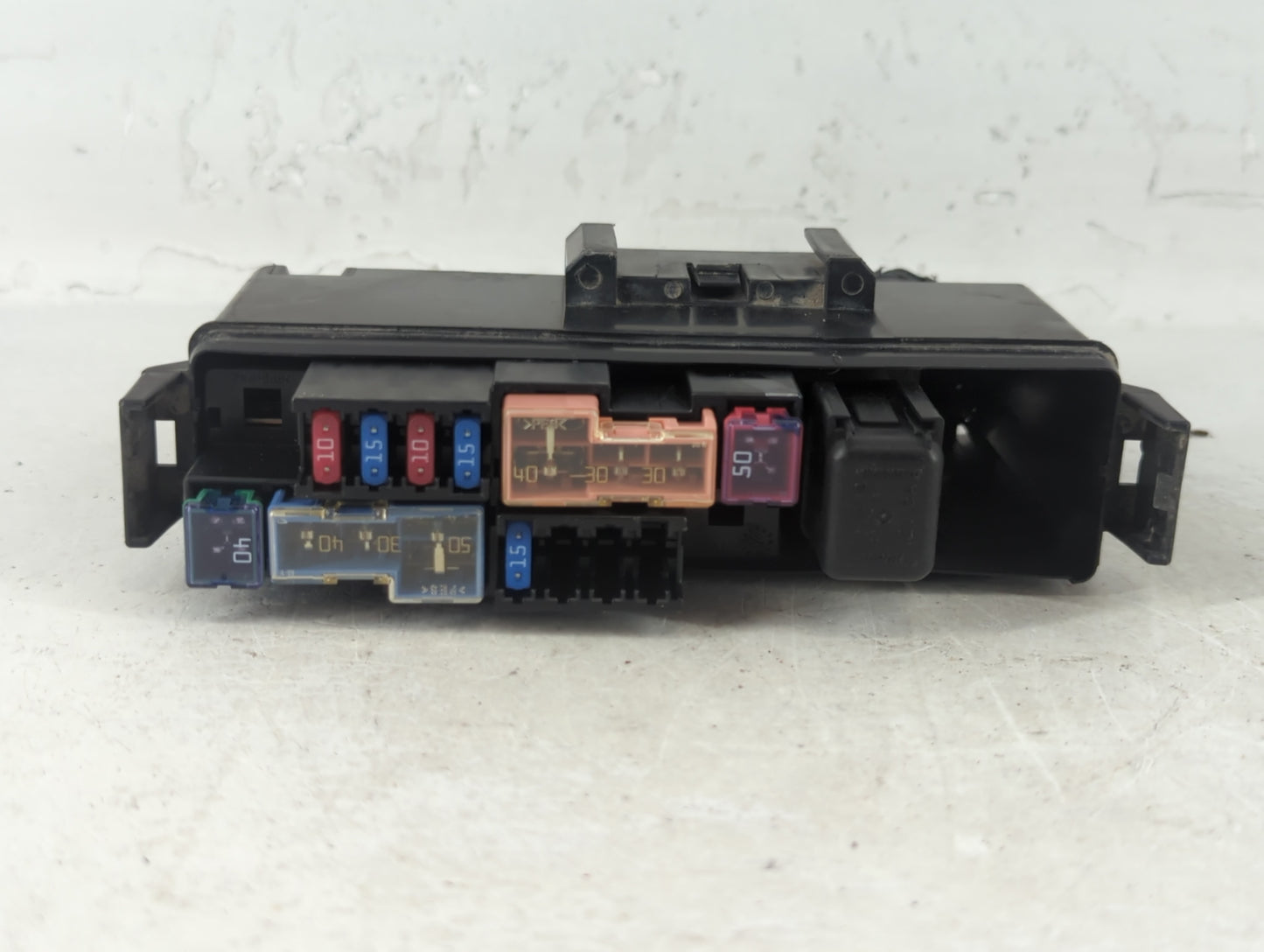 2005-2006 Infiniti G35 Fusebox Fuse Box Panel Relay Module Fits Fits 2005 2006 OEM Used Auto Parts - Oemusedautoparts1.com