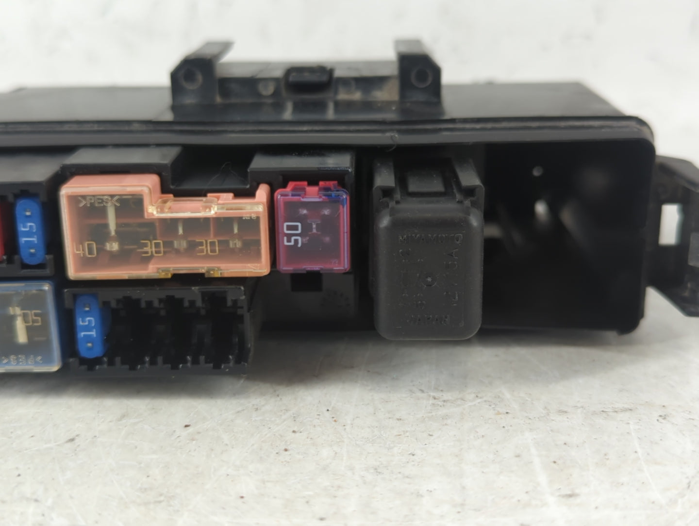 2005-2006 Infiniti G35 Fusebox Fuse Box Panel Relay Module Fits Fits 2005 2006 OEM Used Auto Parts - Oemusedautoparts1.com