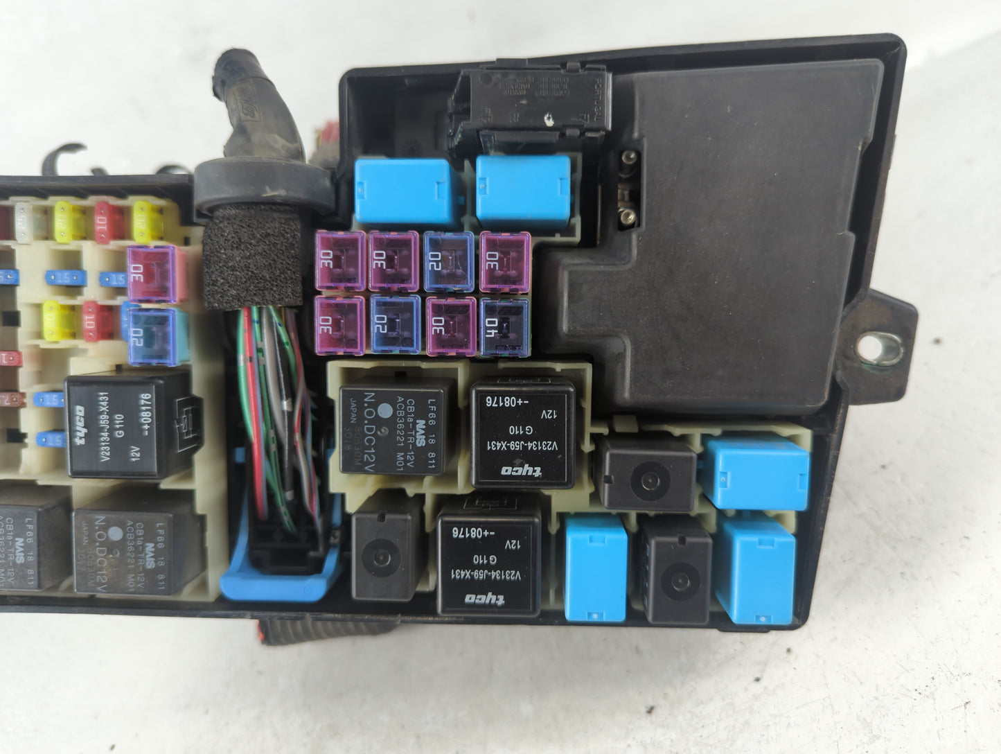 2007-2009 Mazda Cx-7 Fusebox Fuse Box Panel Relay Module P/N:EG23 66761 Fits Fits 2007 2008 2009 OEM Used Auto Parts - Oemusedautoparts1.com