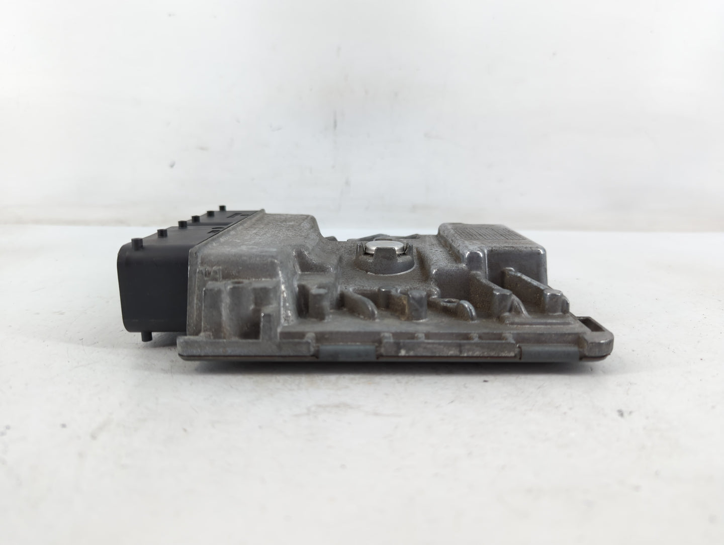 2015 Volkswagen Passat PCM Engine Control Computer ECU ECM PCU OEM P/N:06K 906 071 J Fits OEM Used Auto Parts - Oemusedautoparts1.com