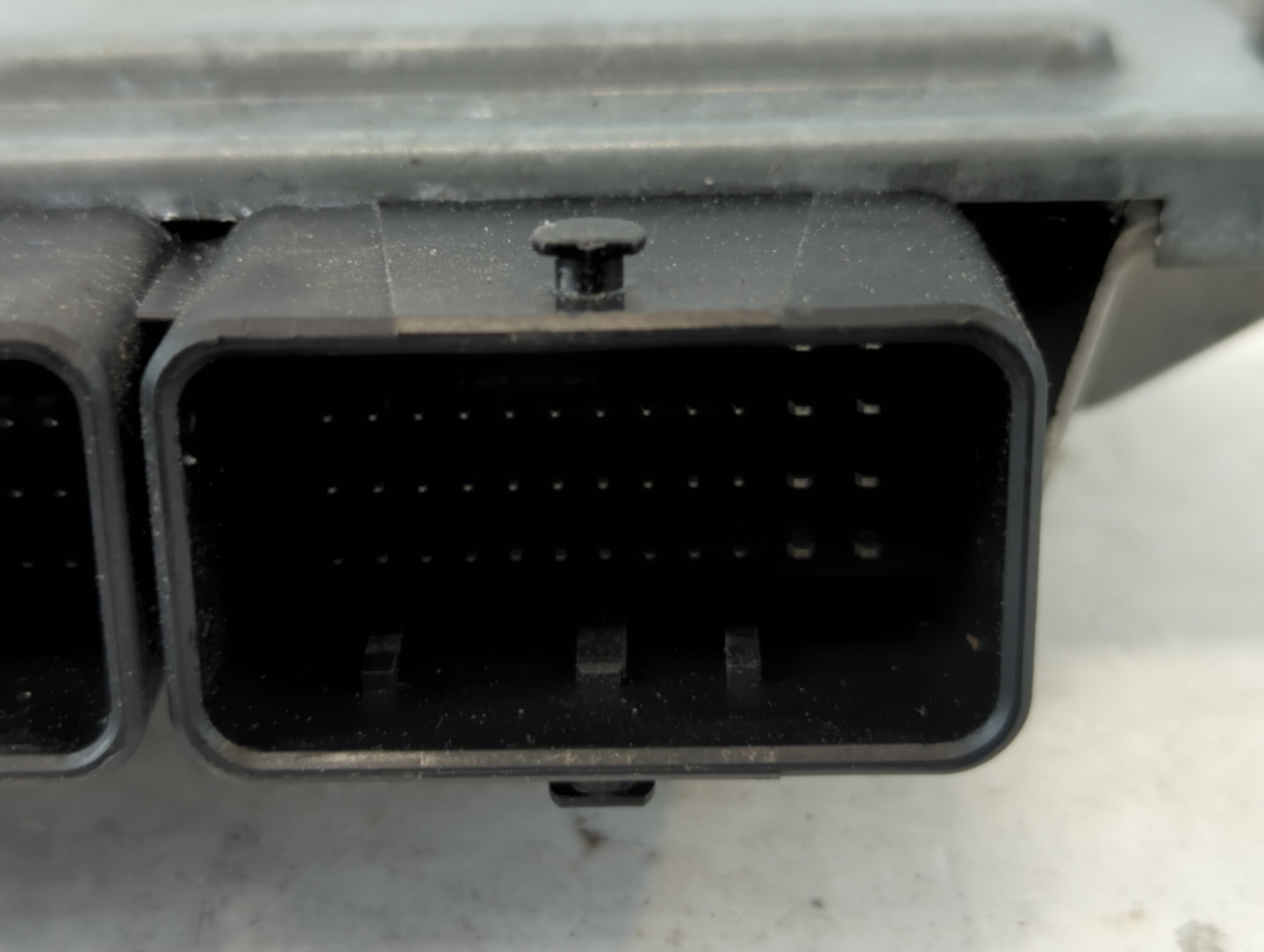 2013 Ford C-Max PCM Engine Control Computer ECU ECM PCU OEM P/N:DM5A-12A650-KB Fits OEM Used Auto Parts - Oemusedautoparts1.com