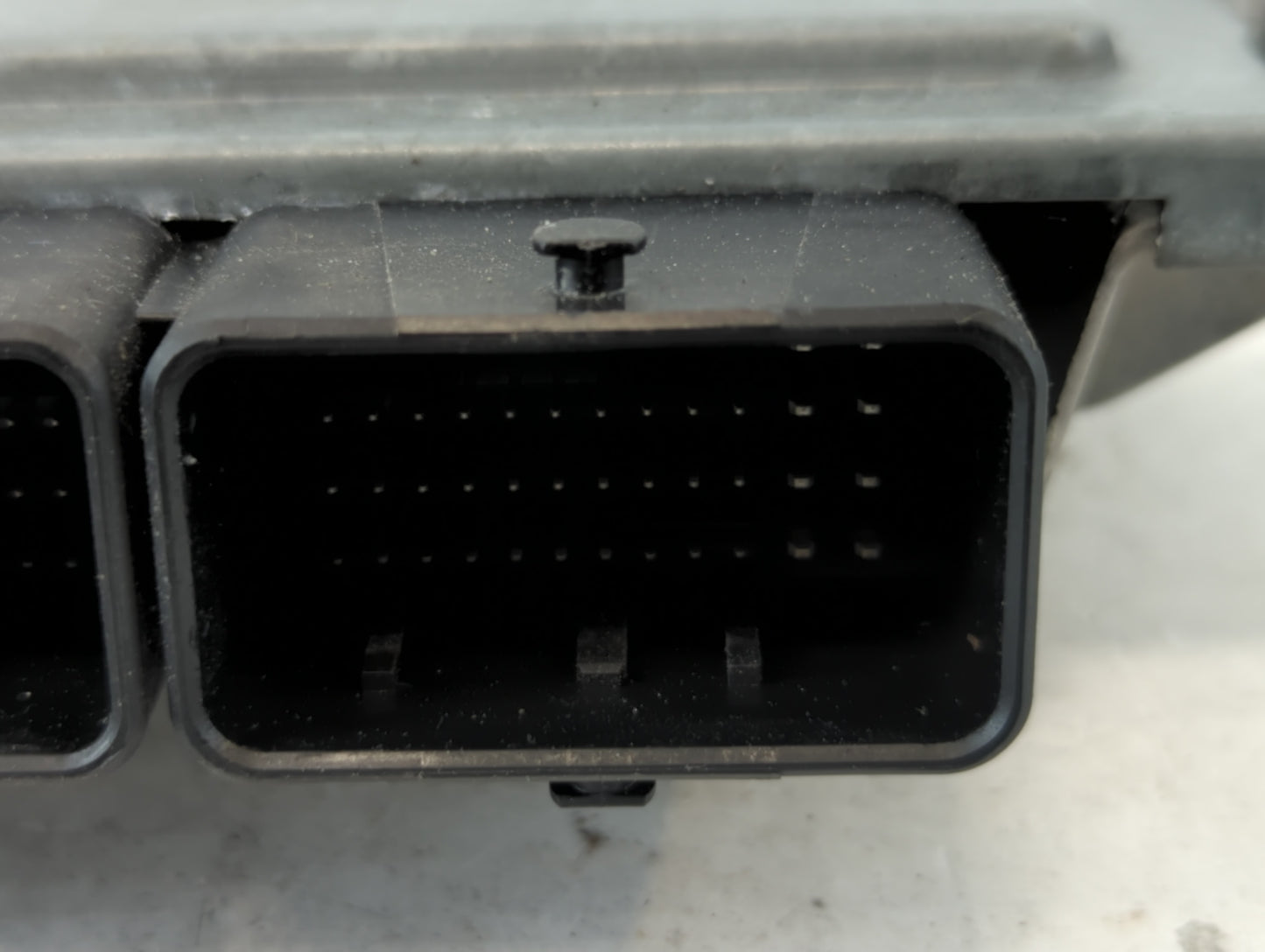 2013 Ford C-Max PCM Engine Control Computer ECU ECM PCU OEM P/N:DM5A-12A650-KB Fits OEM Used Auto Parts - Oemusedautoparts1.com