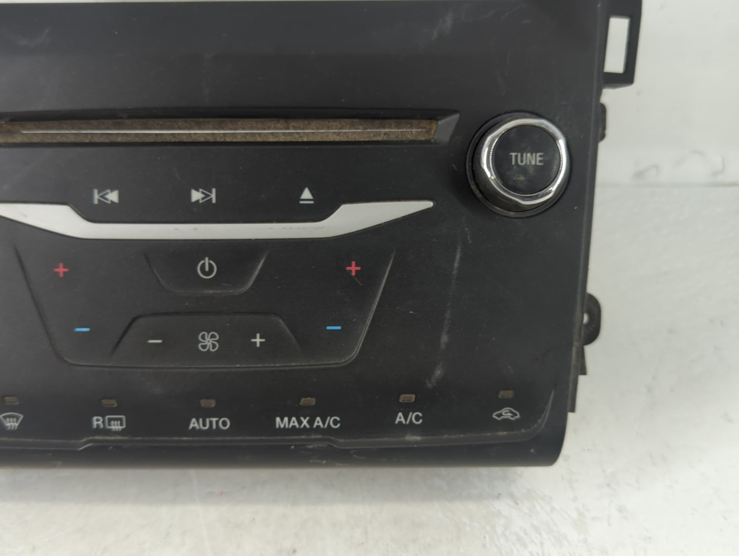 2013-2014 Ford Fusion Radio AM FM Cd Player Receiver Replacement P/N:DS7T-18E245-MK Fits Fits 2013 2014 OEM Used Auto Parts - Oemusedautoparts1.com