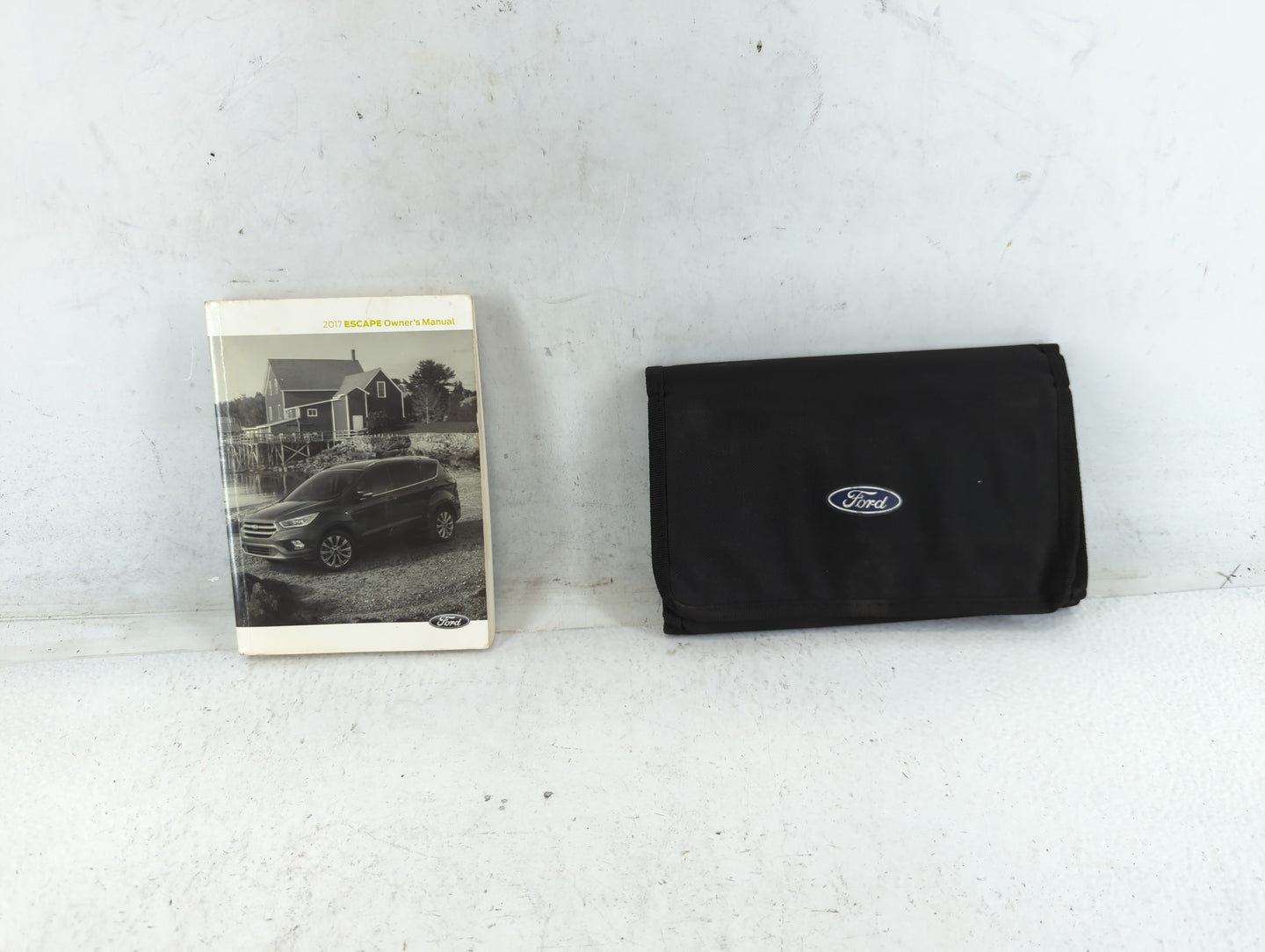 2017 Ford Escape Owners Manual Book Guide P/N:HJ5J 19A321 AA OEM Used Auto Parts - Oemusedautoparts1.com