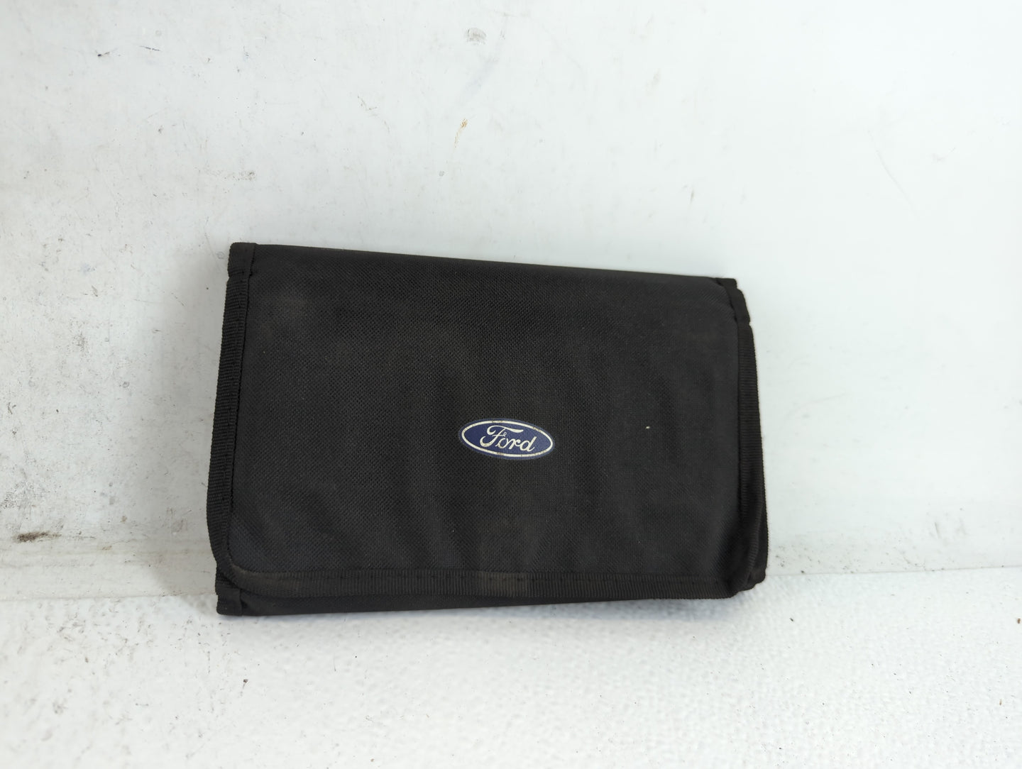 2017 Ford Escape Owners Manual Book Guide P/N:HJ5J 19A321 AA OEM Used Auto Parts - Oemusedautoparts1.com