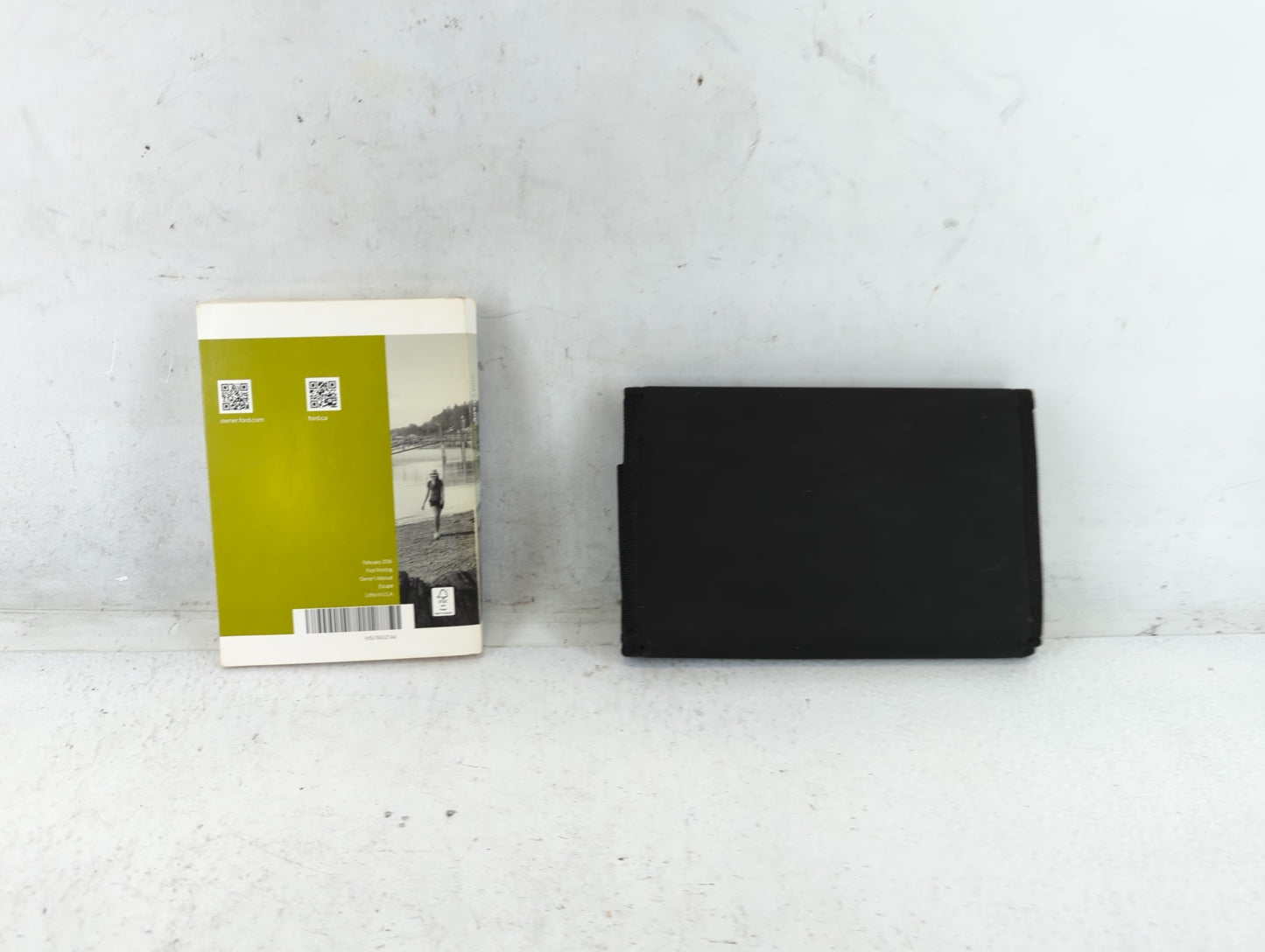 2017 Ford Escape Owners Manual Book Guide P/N:HJ5J 19A321 AA OEM Used Auto Parts - Oemusedautoparts1.com