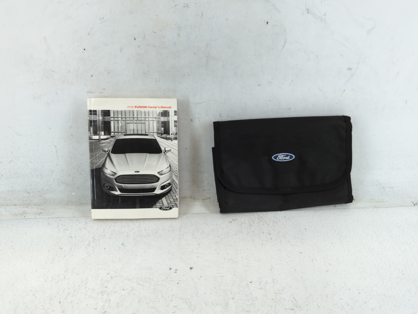 2016 Ford Fusion Owners Manual Book Guide P/N:GE5J19A321AA OEM Used Auto Parts - Oemusedautoparts1.com