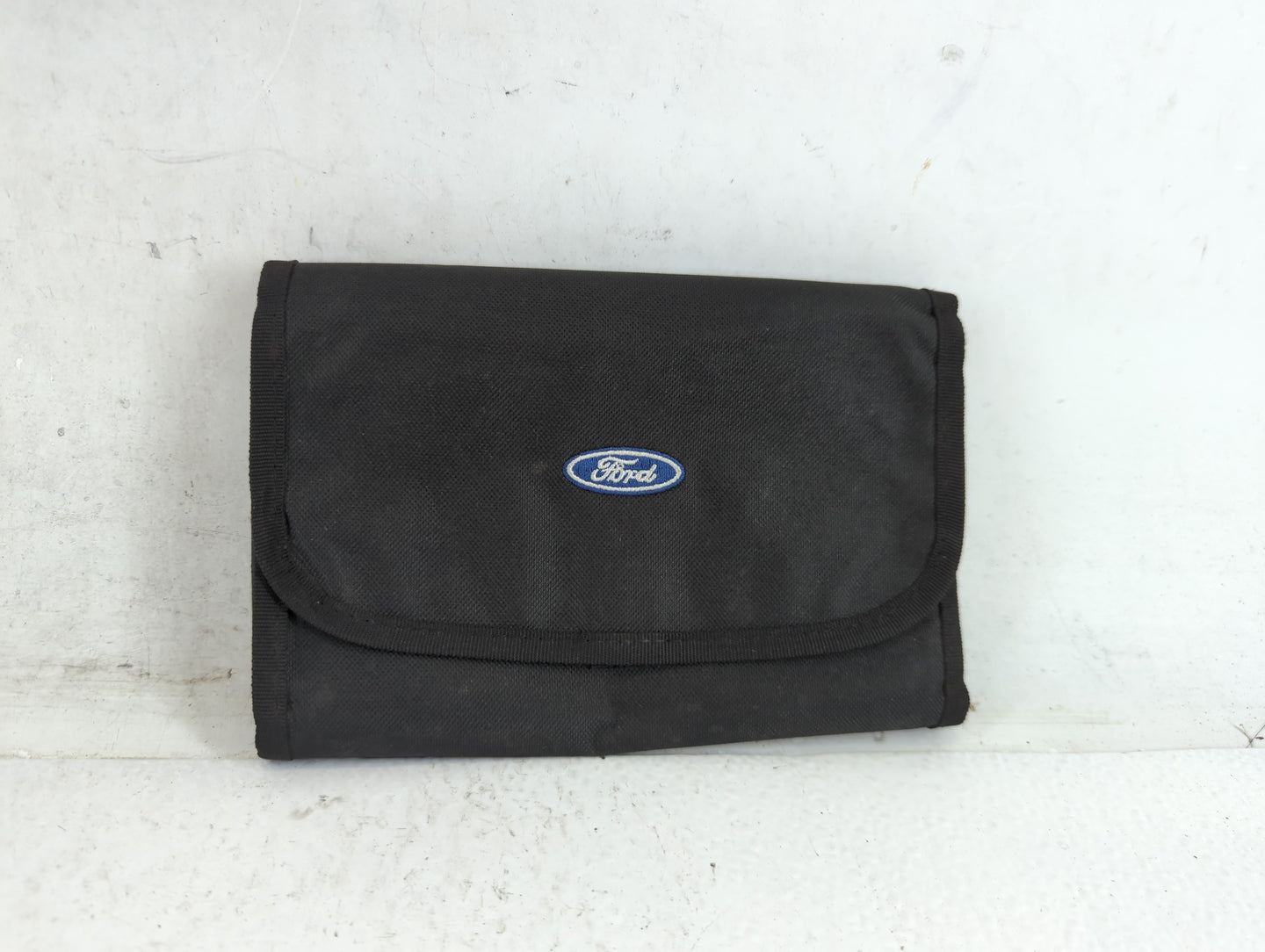 2016 Ford Fusion Owners Manual Book Guide P/N:GE5J19A321AA OEM Used Auto Parts - Oemusedautoparts1.com