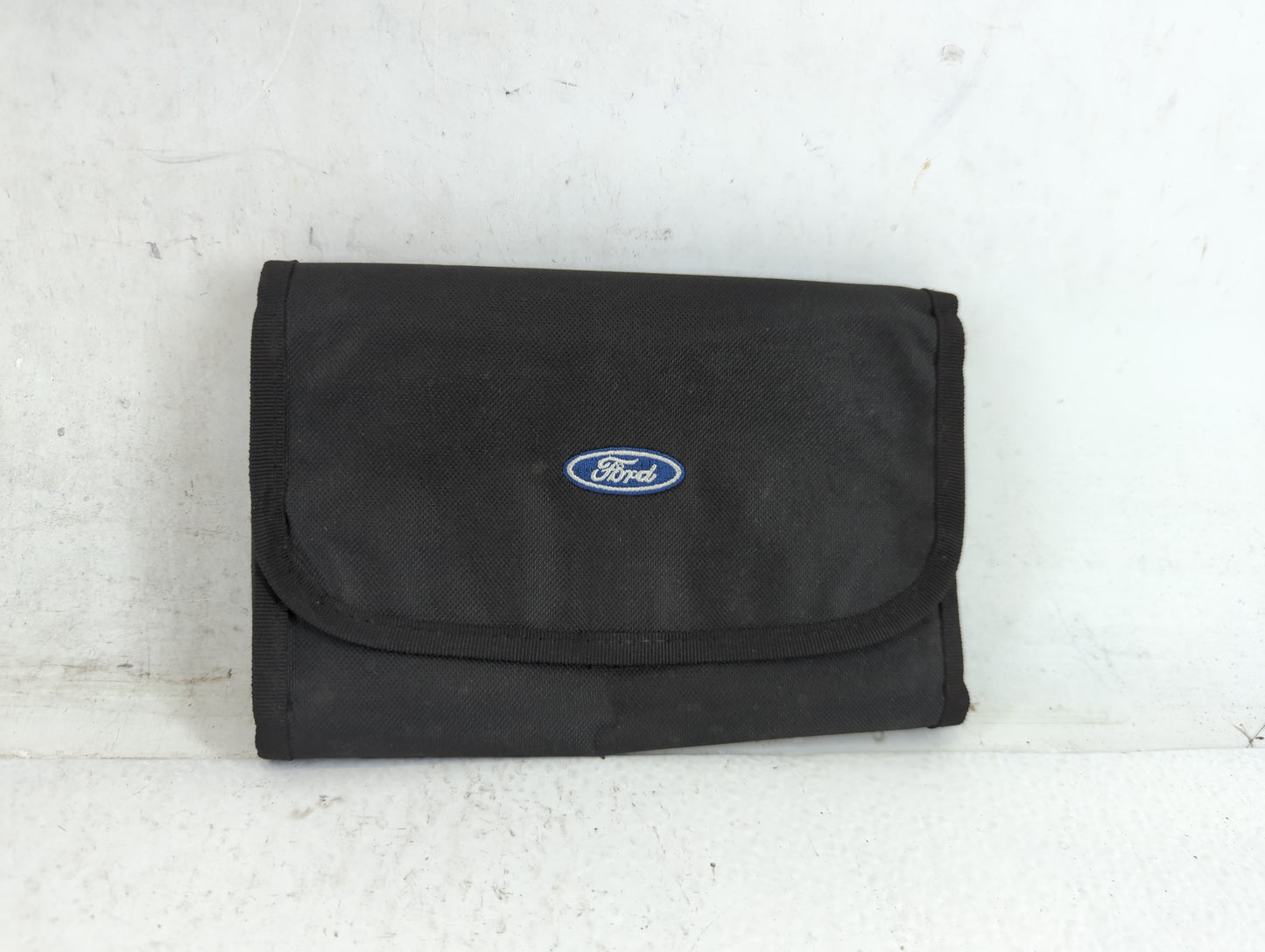 2016 Ford Fusion Owners Manual Book Guide P/N:GE5J19A321AA OEM Used Auto Parts - Oemusedautoparts1.com