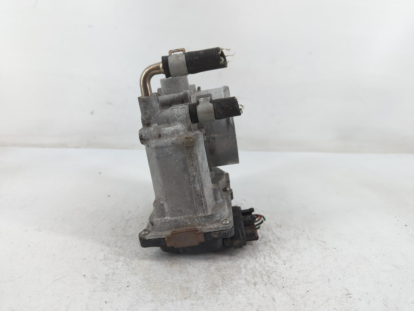 2014-2020 Nissan Rogue Throttle Body P/N:3TA60-01 C Fits Fits 2013 2014 2015 2016 2017 2018 2019 2020 OEM Used Auto Parts - Oemusedautoparts1.com