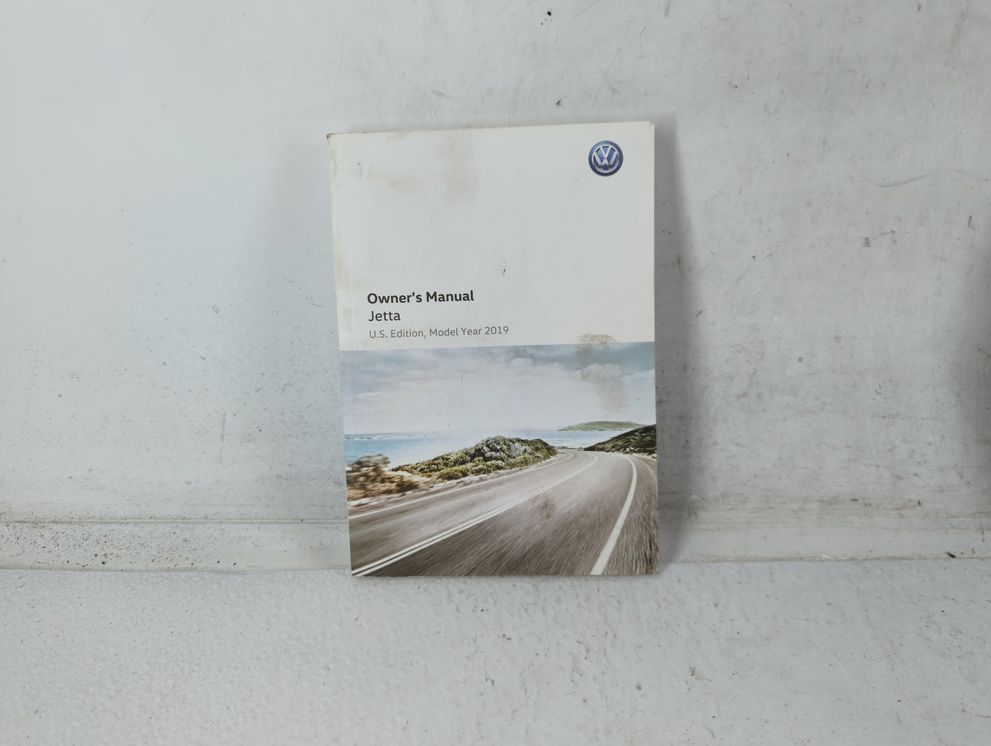 2019 Volkswagen Jetta Owners Manual Book Guide P/N:17A012723AA OEM Used Auto Parts - Oemusedautoparts1.com