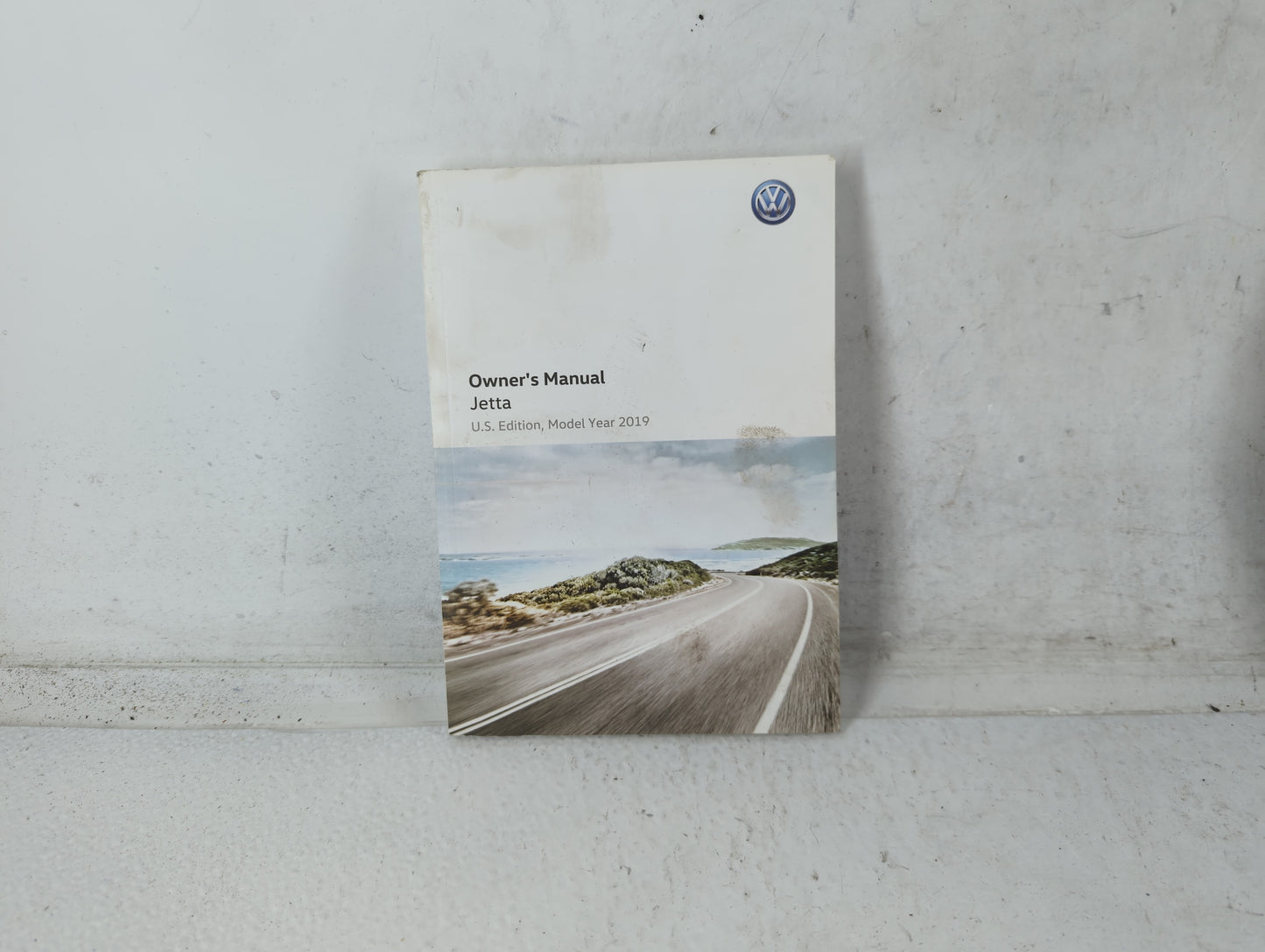 2019 Volkswagen Jetta Owners Manual Book Guide P/N:17A012723AA OEM Used Auto Parts - Oemusedautoparts1.com
