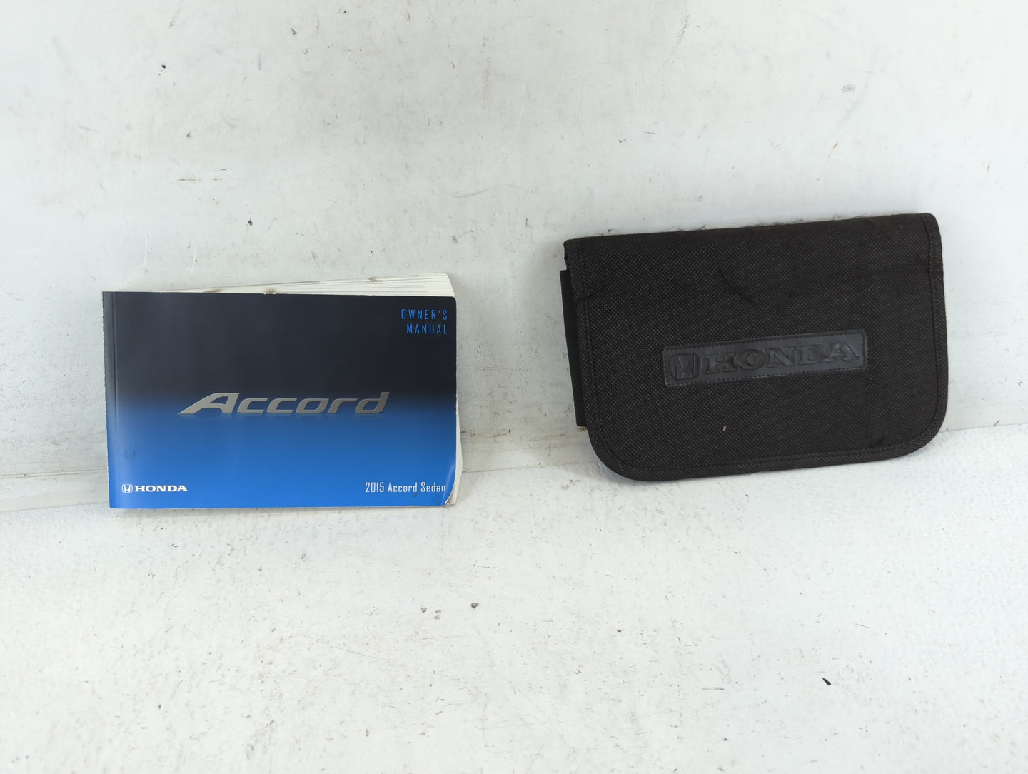 2015 Honda Accord Owners Manual Book Guide P/N:00X31-T2A-6200 31T2A620 OEM Used Auto Parts - Oemusedautoparts1.com