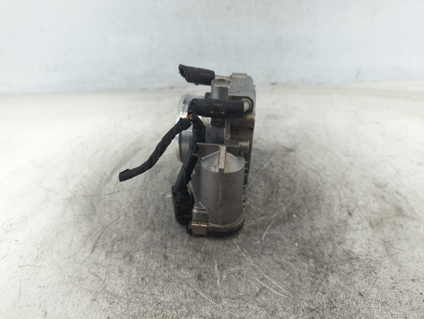 2010-2013 Kia Forte Throttle Body P/N:35100-2G200 Fits Fits 2010 2011 2012 2013 OEM Used Auto Parts - Oemusedautoparts1.com