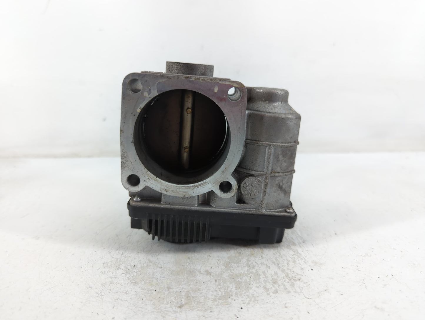 2002-2006 Nissan Altima Throttle Body P/N:Q5423 SERA576-01 Fits Fits 2002 2003 2004 2005 2006 OEM Used Auto Parts - Oemusedautoparts1.com