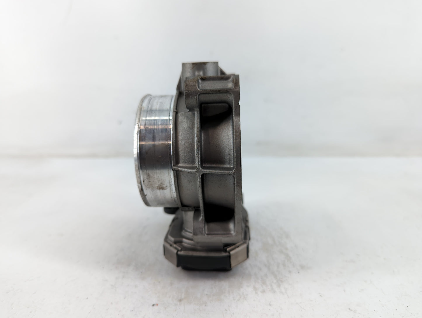 2017-2022 Chevrolet Traverse Throttle Body P/N:12632172BA Fits Fits 2012 2013 2014 2015 2016 2017 2018 2019 2020 2021 2022 OEM Used Auto Parts - Oemusedautoparts1.com