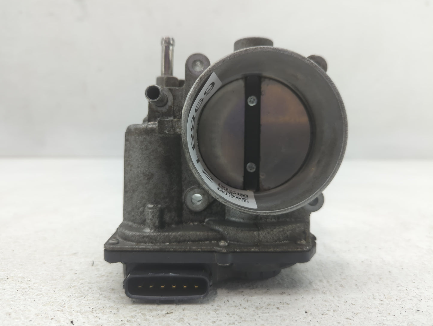 2017-2020 Toyota Sienna Throttle Body P/N:22030-0P060 Fits Fits 2016 2017 2018 2019 2020 2021 2022 OEM Used Auto Parts - Oemusedautoparts1.com