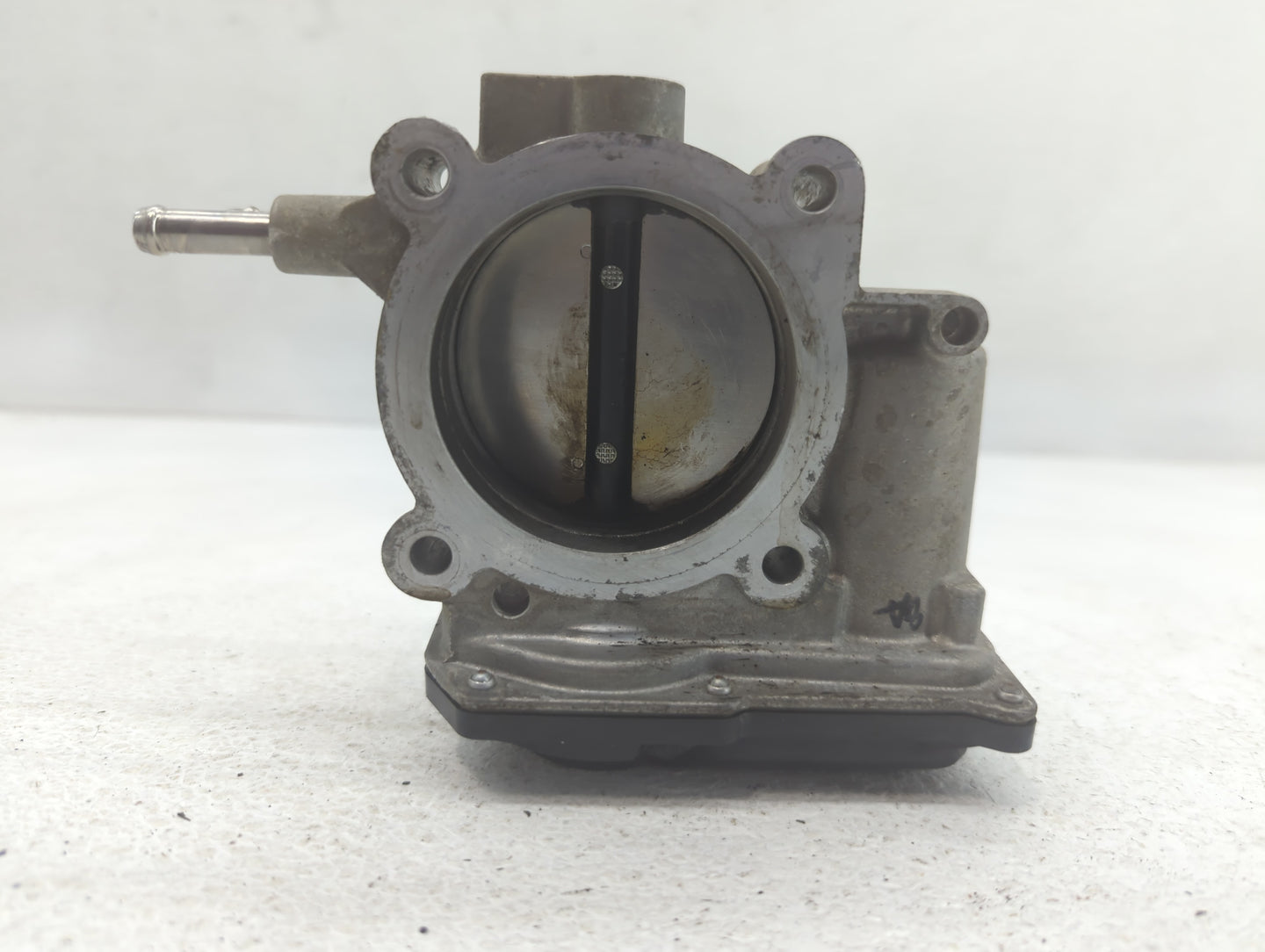 2010-2017 Toyota Camry Throttle Body P/N:22030-0V010 Fits Fits 2009 2010 2011 2012 2013 2014 2015 2016 2017 2018 2019 OEM Used Auto Parts - Oemusedautoparts1.com