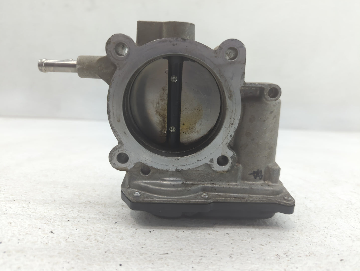 2010-2017 Toyota Camry Throttle Body P/N:22030-0V010 Fits Fits 2009 2010 2011 2012 2013 2014 2015 2016 2017 2018 2019 OEM Used Auto Parts - Oemusedautoparts1.com
