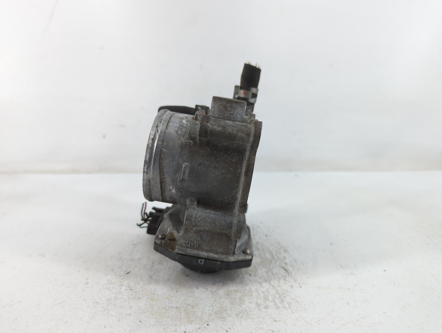 2011-2019 Toyota Corolla Throttle Body P/N:22030-0T080 Fits Fits 2011 2012 2013 2014 2015 2016 2017 2018 2019 OEM Used Auto Parts - Oemusedautoparts1.com