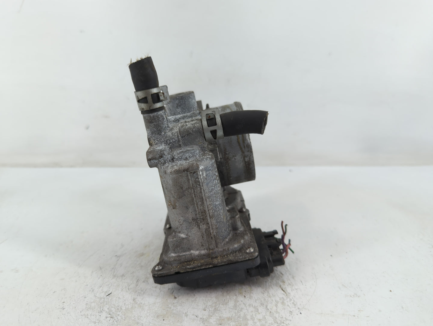2011-2019 Toyota Corolla Throttle Body P/N:22030-0T080 Fits Fits 2011 2012 2013 2014 2015 2016 2017 2018 2019 OEM Used Auto Parts - Oemusedautoparts1.com