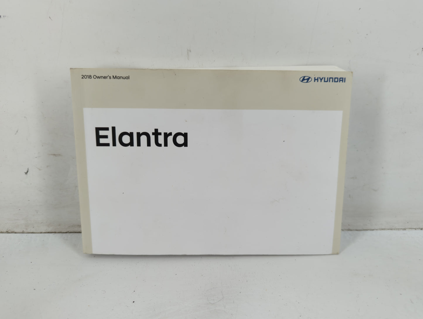 2018 Hyundai Elantra Owners Manual Book Guide P/N:JF30-EU82H OEM Used Auto Parts - Oemusedautoparts1.com