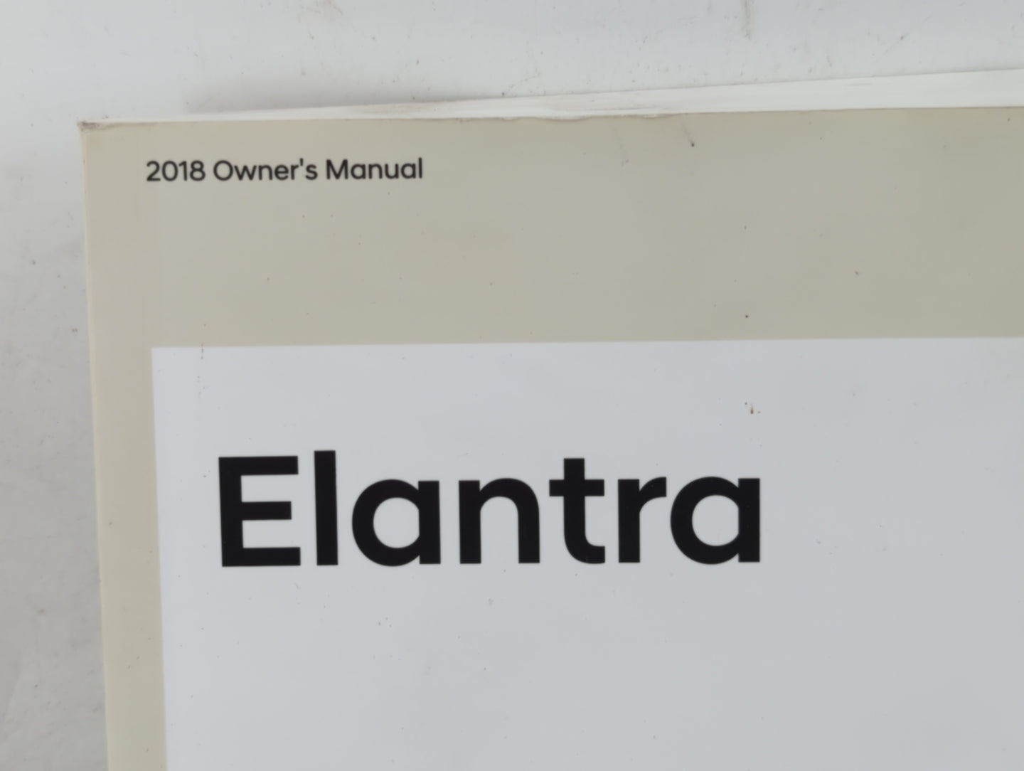2018 Hyundai Elantra Owners Manual Book Guide P/N:JF30-EU82H OEM Used Auto Parts - Oemusedautoparts1.com