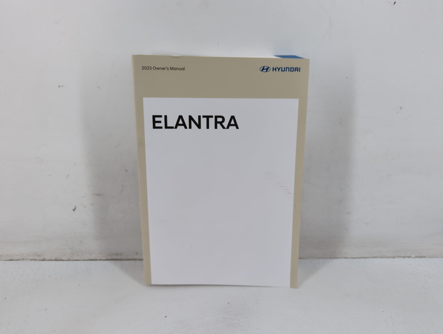 2023 Hyundai Elantra Owners Manual Book Guide P/N:POAO-EU33I OEM Used Auto Parts - Oemusedautoparts1.com