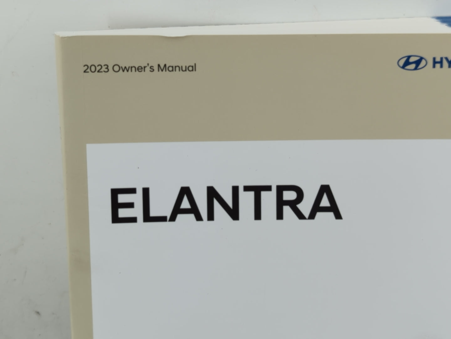 2023 Hyundai Elantra Owners Manual Book Guide P/N:POAO-EU33I OEM Used Auto Parts - Oemusedautoparts1.com